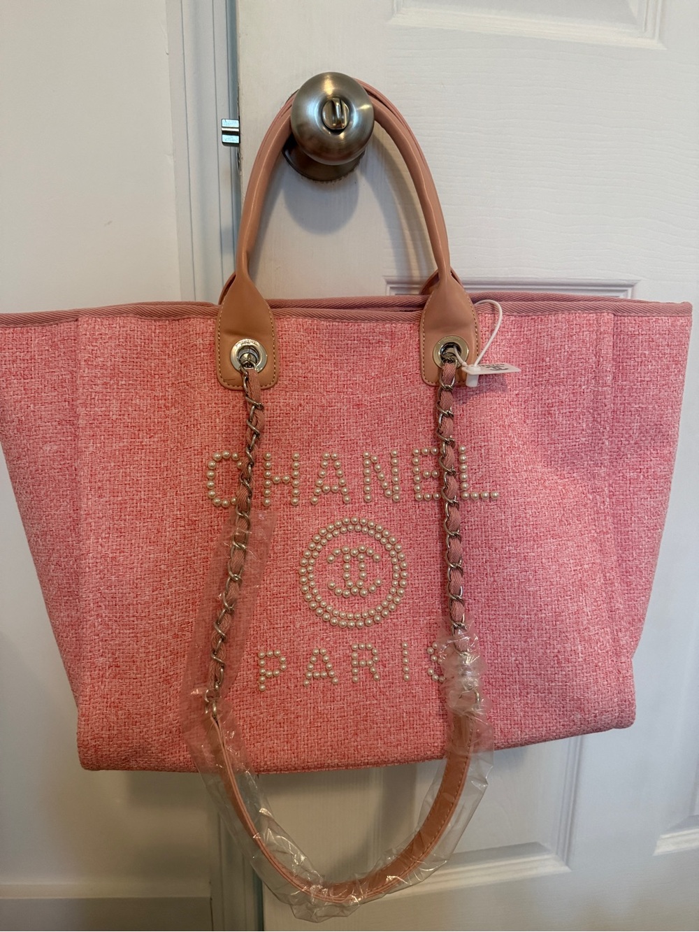 NWT Pink Tweed Pearl-Logo Tote Bag - Picture 3 of 10